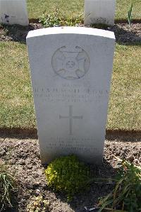 Calais Southern Cemetery - Scott, Peter George